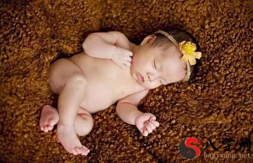 梦见照顾别人的小女孩